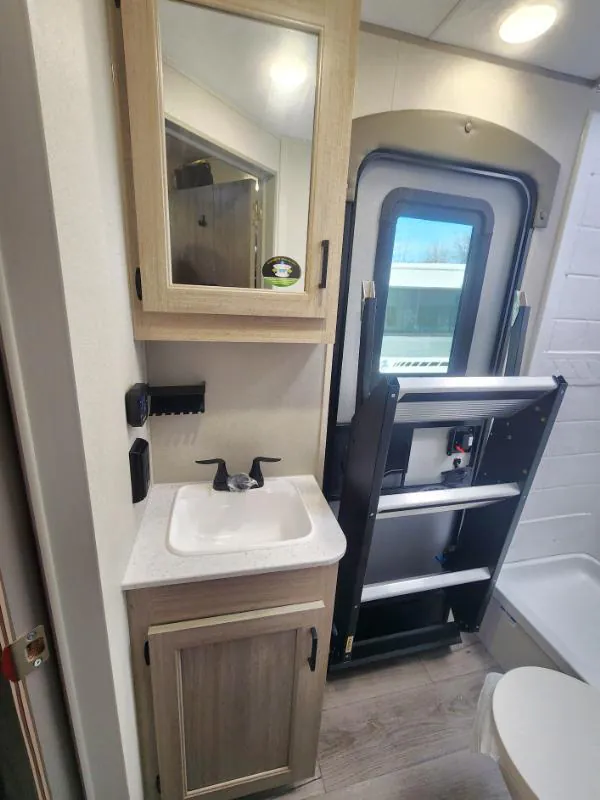2026 Coachmen Catalina Legacy Edition 273DBHCK, Photos photo 33