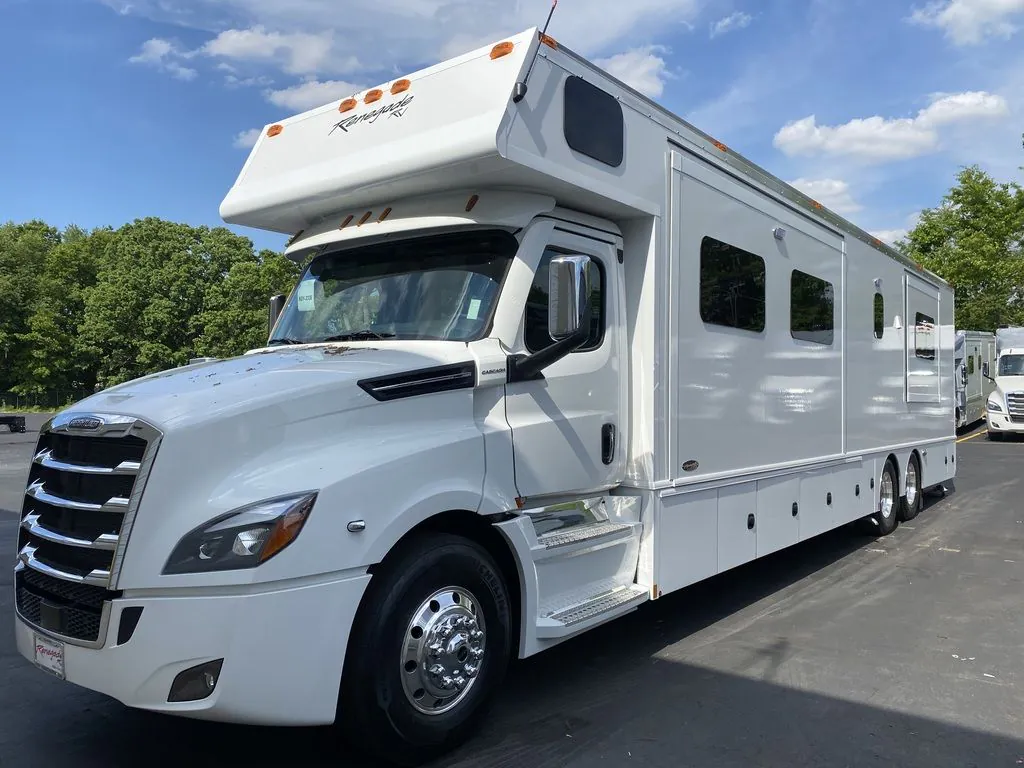 2022 Renegade RV Classic 45CBF - Photo 3