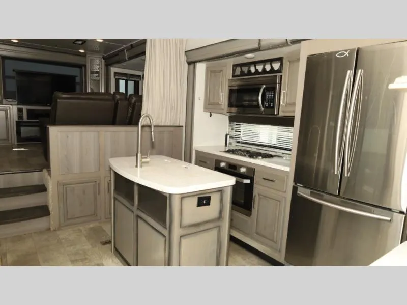 2019 Keystone Montana 3791RD - Photo 4
