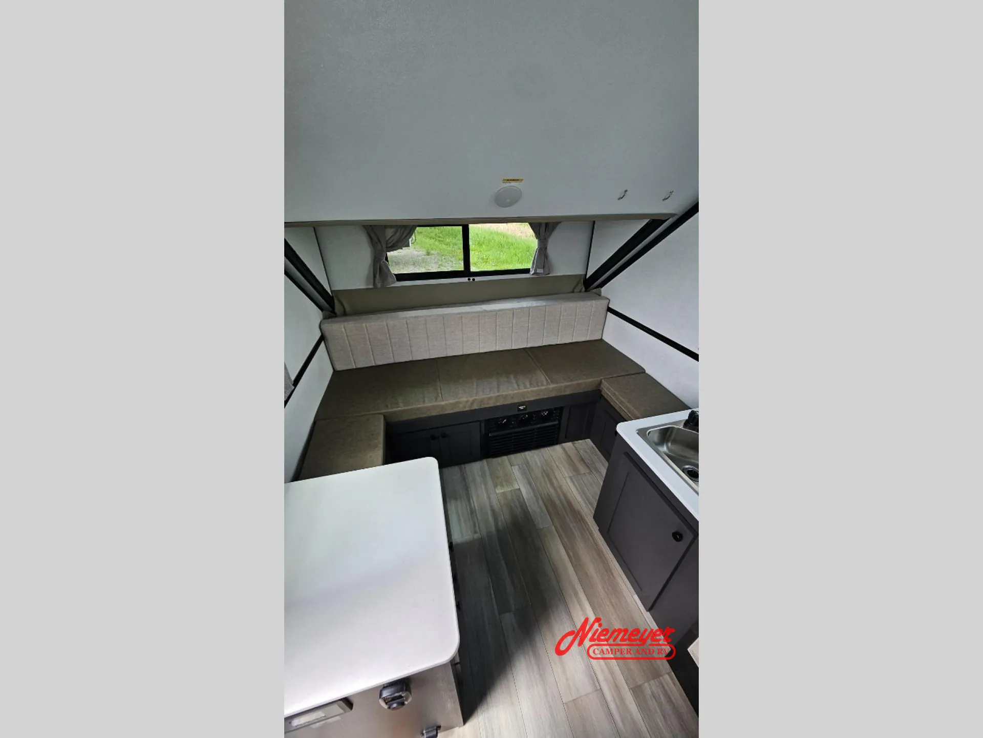 2026 Forest River Rockwood Hardside Series A121FD — Photo 5