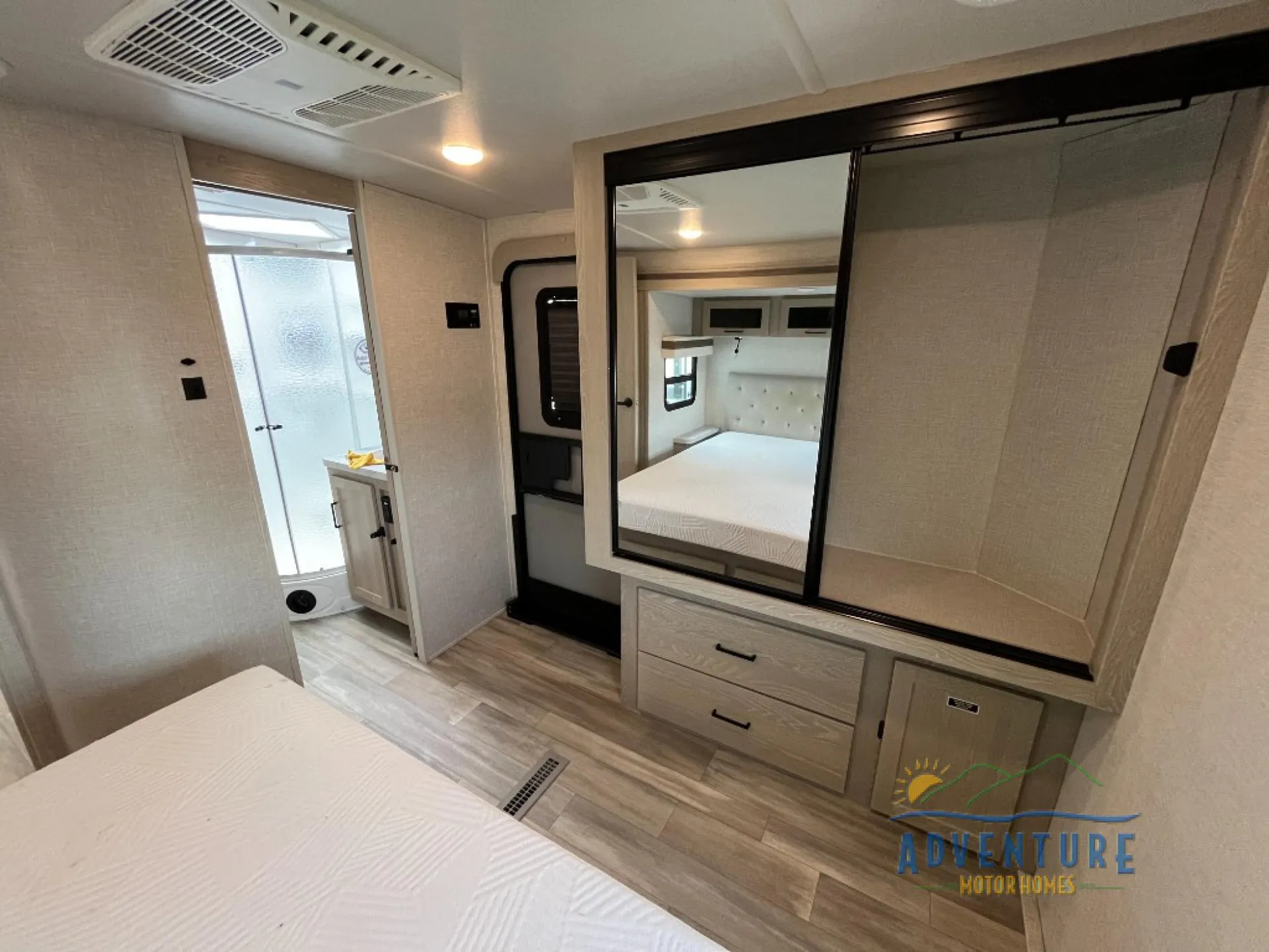 2023 Forest River Rockwood Ultra Lite 2608BS — Photo 7