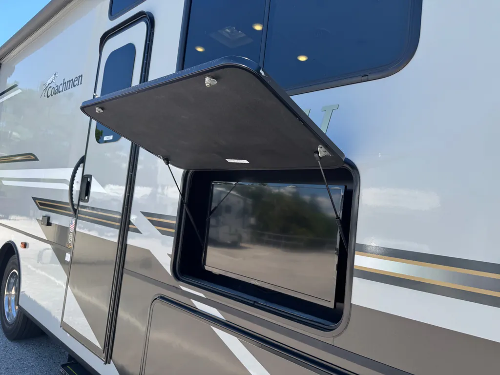2024 Coachmen Pursuit 31BH, Photos photo 31