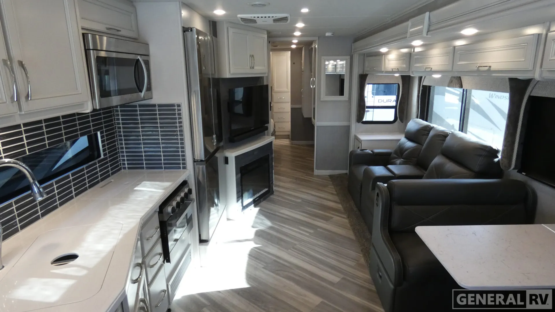 2023 Fleetwood Bounder 35K - Photo 3