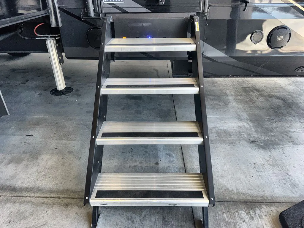 2027 Jayco Pinnacle 39DSDB - Photo 3