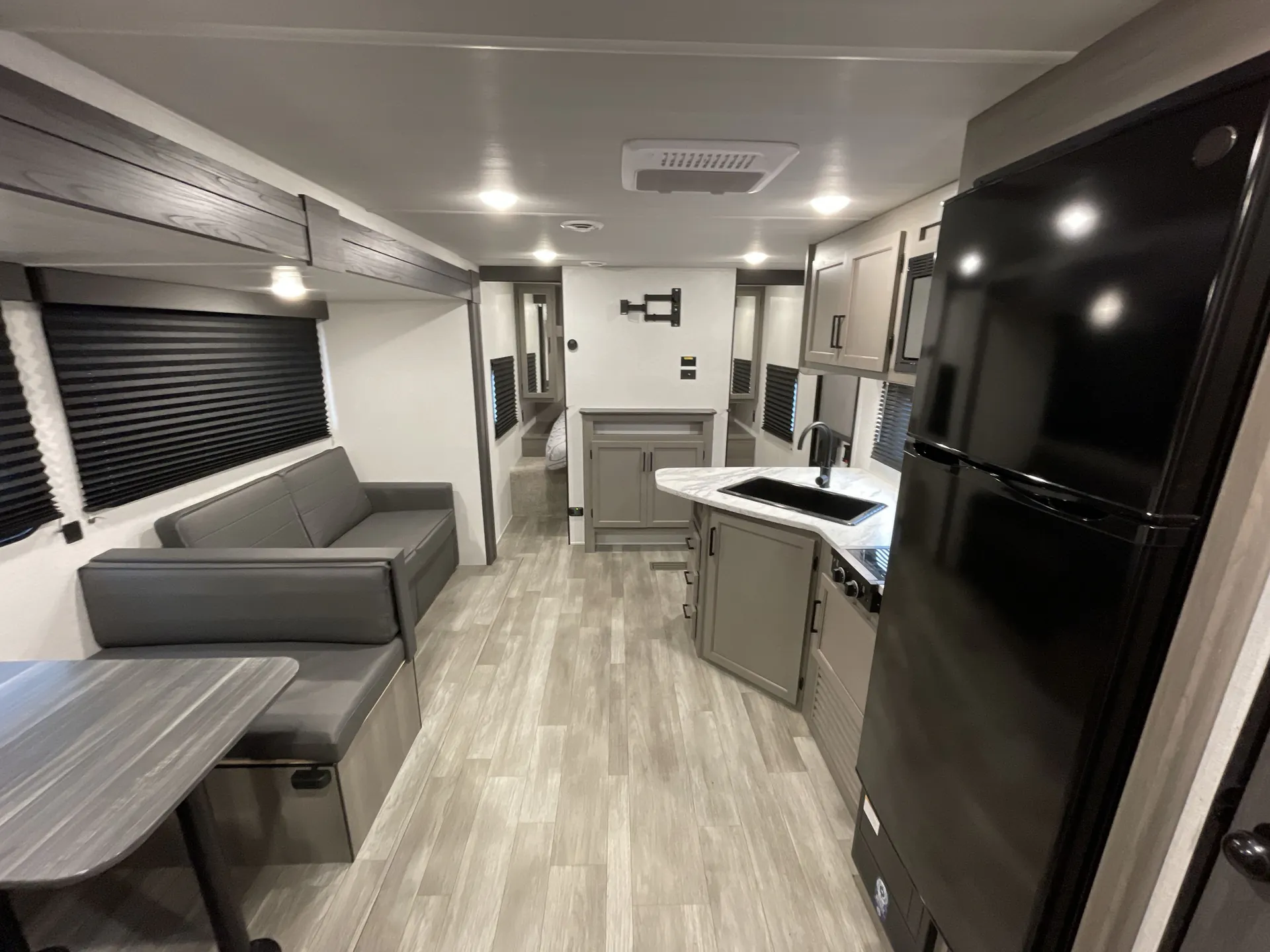 2024 Keystone Hideout Sport 261BH — living area main