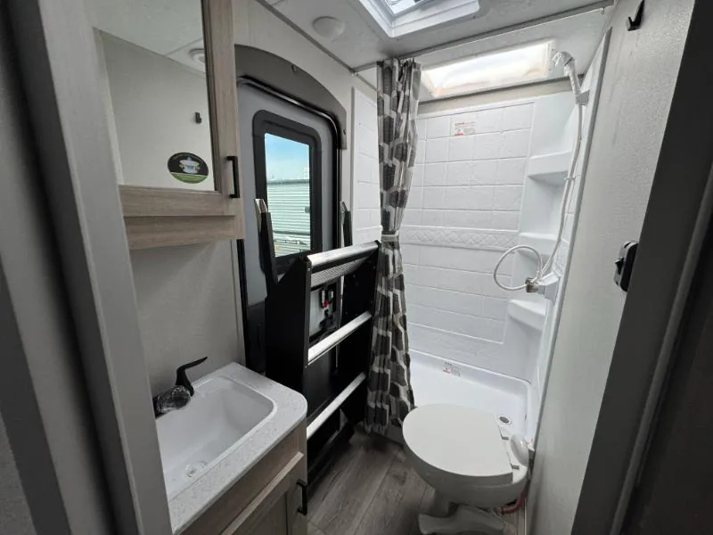 2026 Coachmen Catalina Legacy Edition 273DBHCK, Photos photo 19
