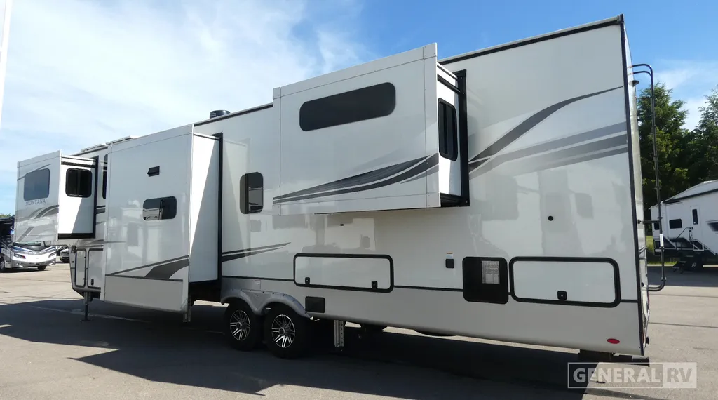 2022 Keystone Montana 3763BP, Photos photo 3