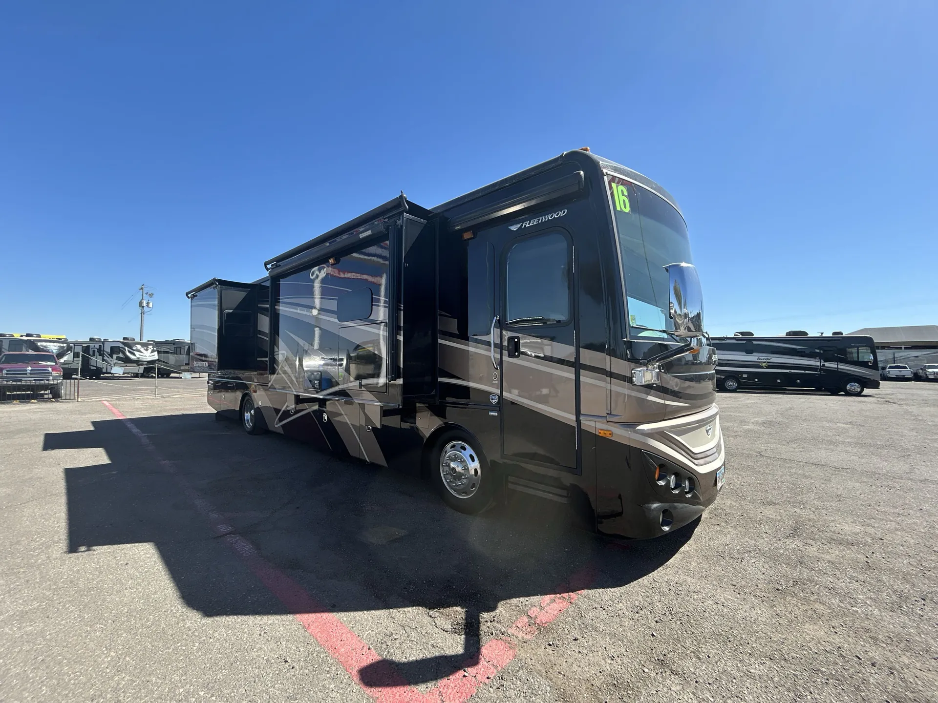 2016 Fleetwood Expedition 38K - Photo 2