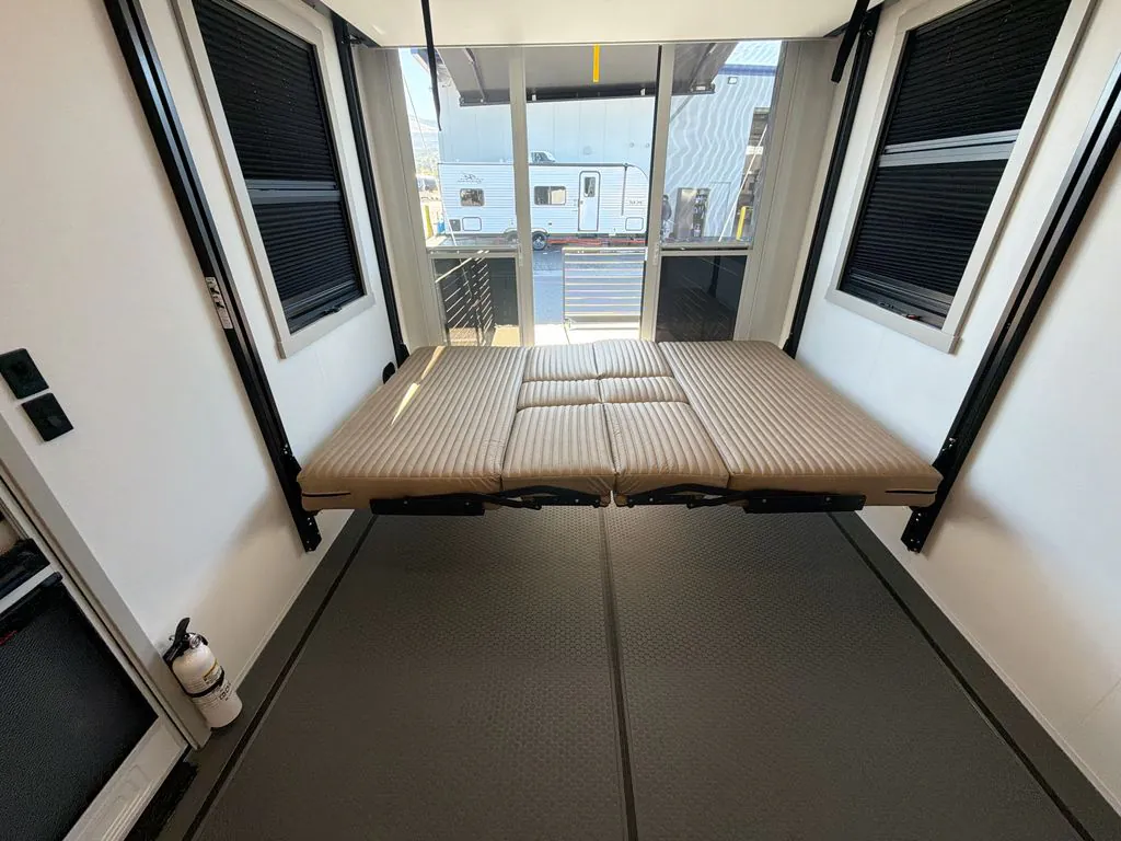 2026 Brinkley Model G 4000, Photos photo 28