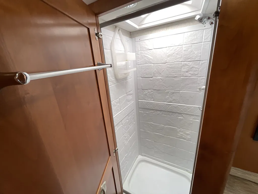 2019 Tiffin Wayfarer 24 TW, Photos photo 19