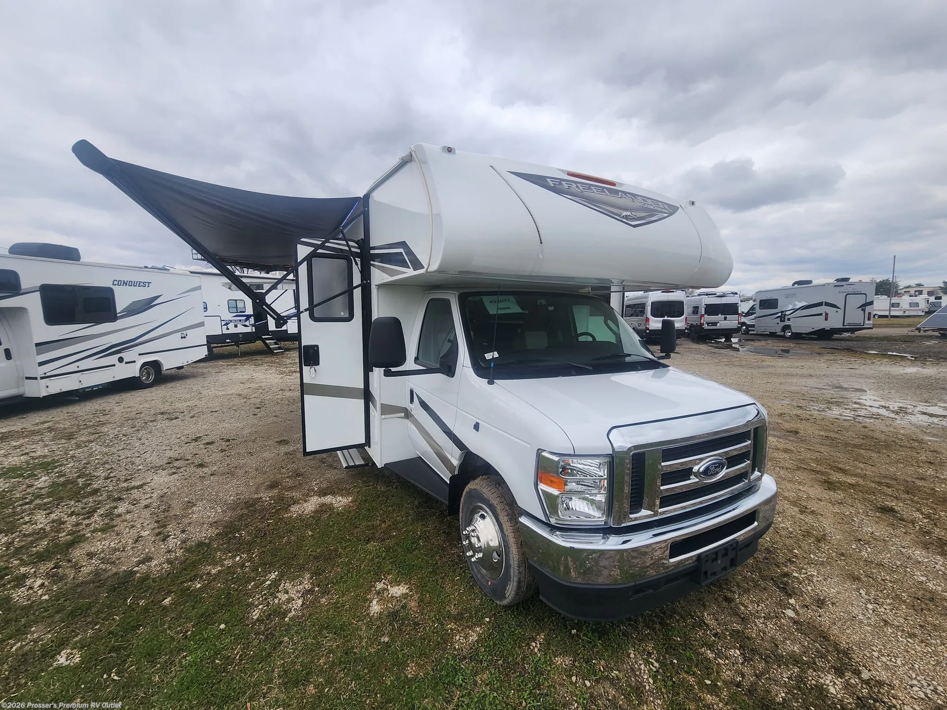 2025 Coachmen Freelander 26MB - Photo 2