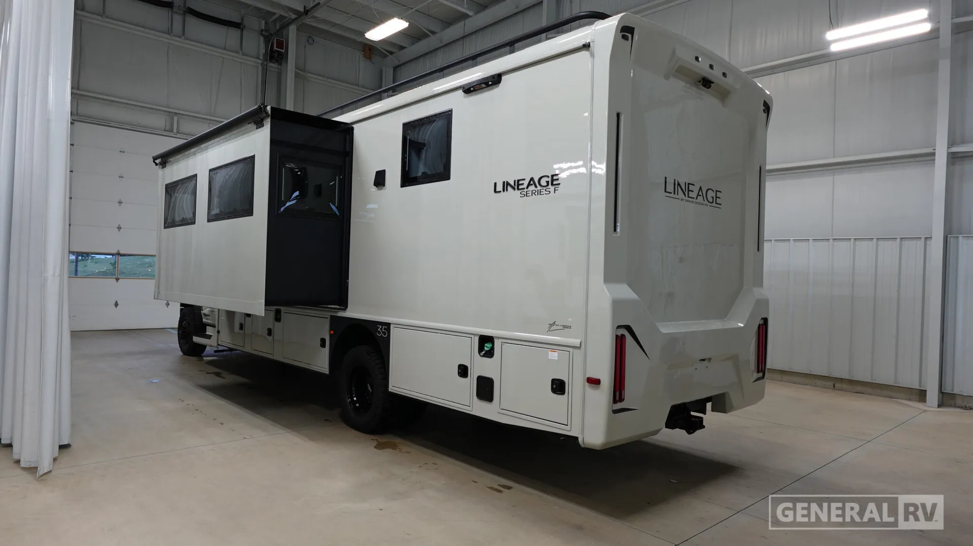 2027 Grand Design Lineage Series F 31ZW - Photo 4
