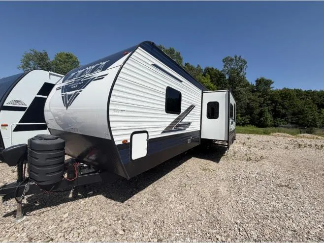 2025 Palomino Puma 28BHFQ - Photo 2