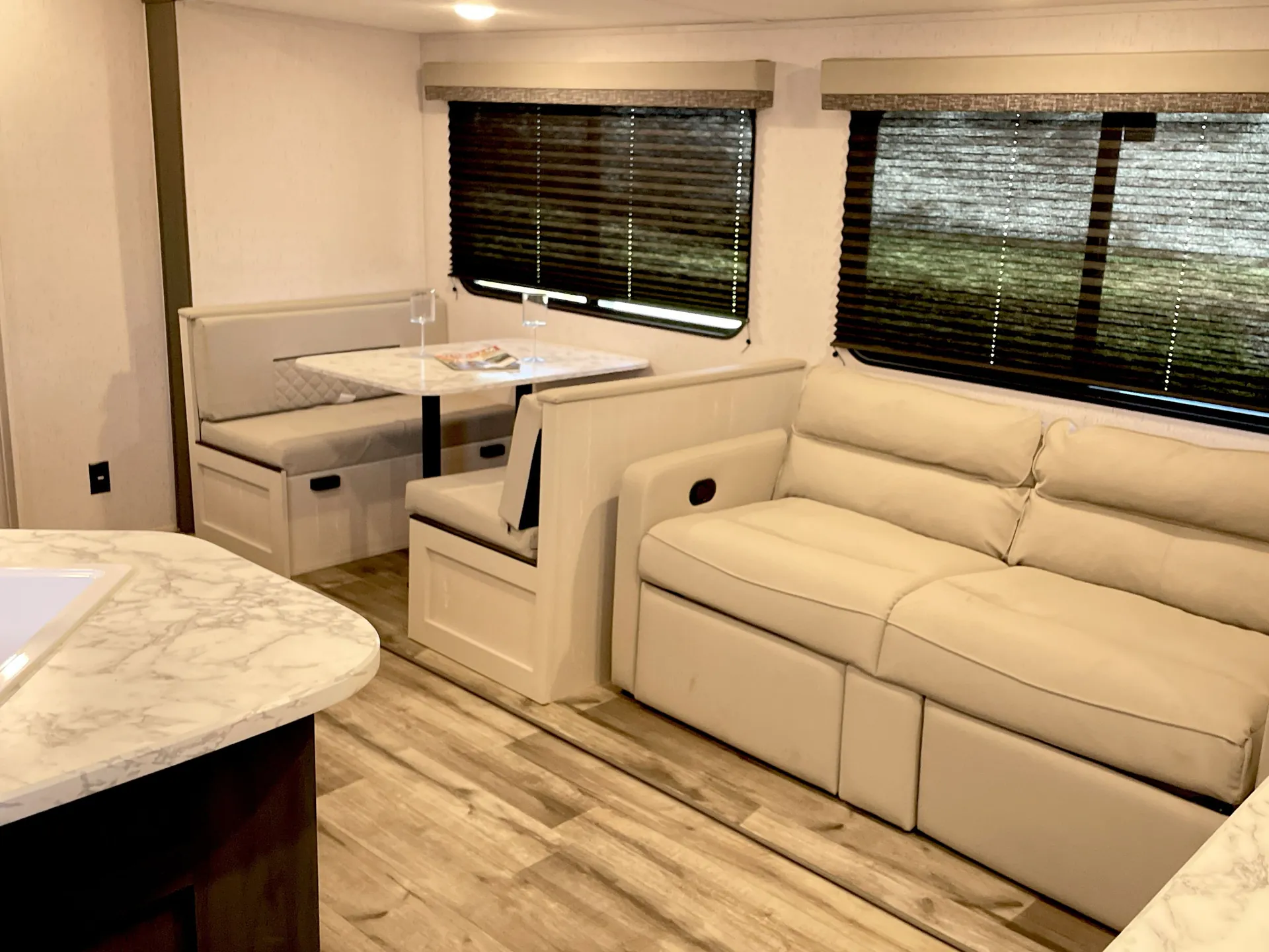 2024 Dutchmen Aspen Trail LE 26BHWE — living area main