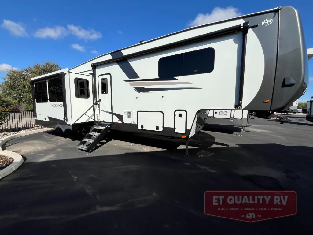 2026 Forest River Rockwood Signature R361RLS, Photos photo 9