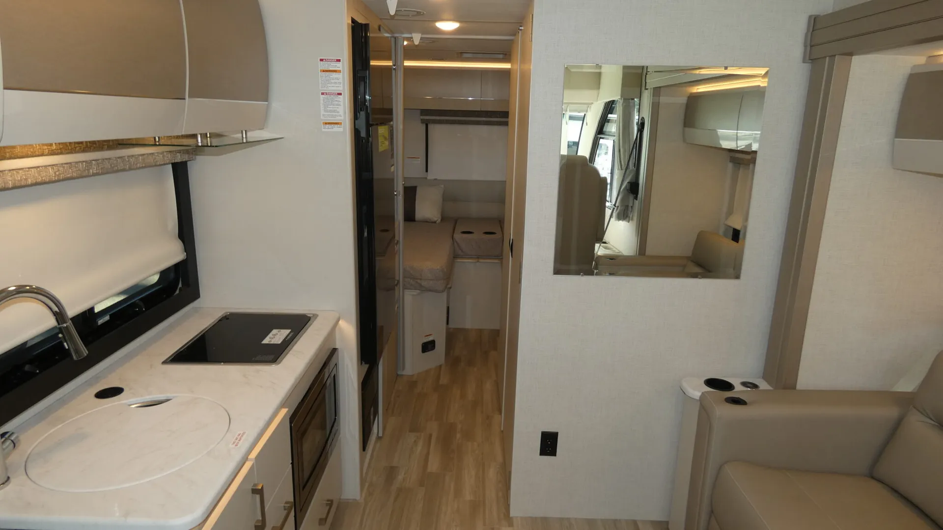 2026 Thor Motor Coach Vegas 24.1 - Photo 3