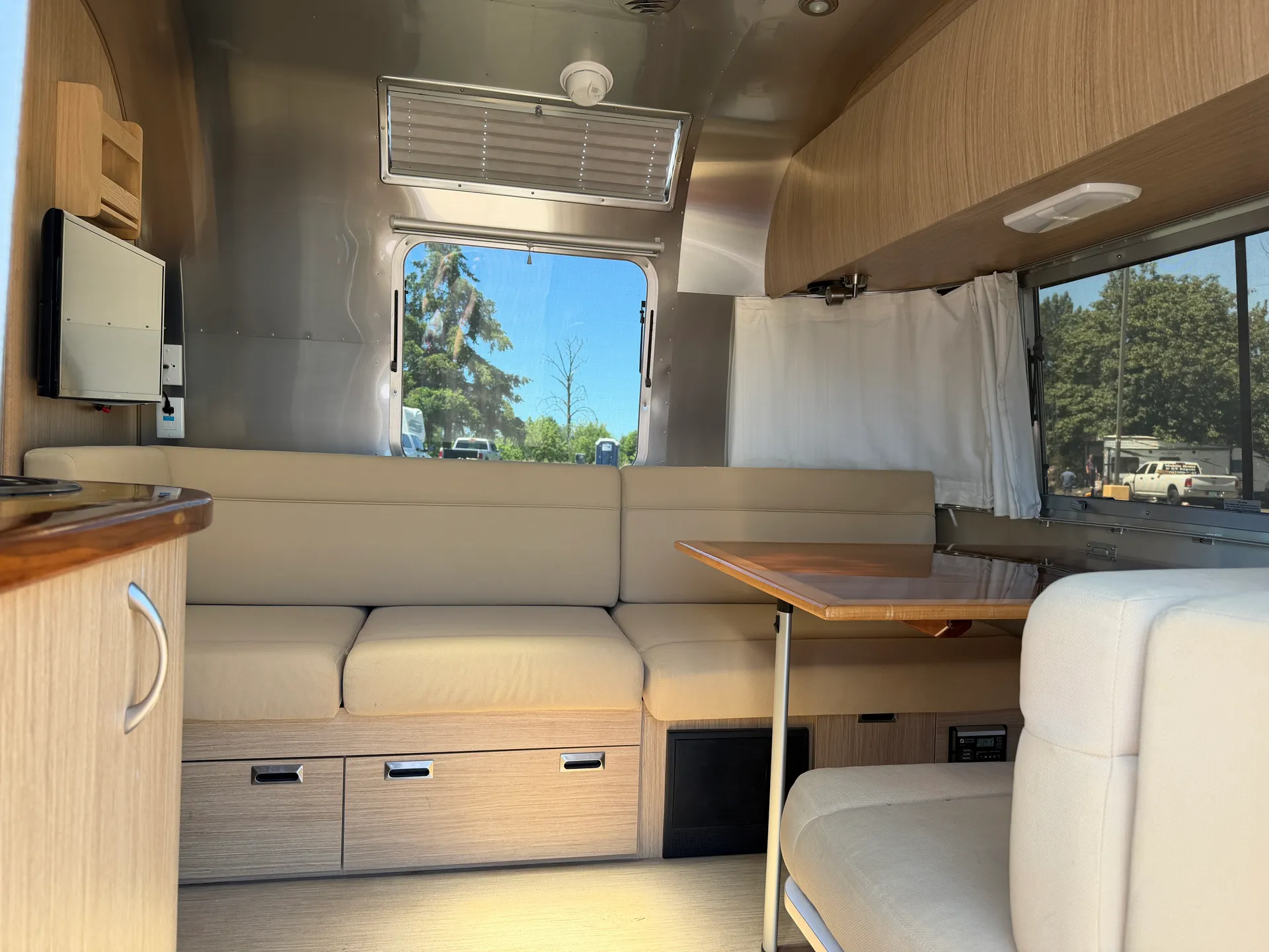 2018 Airstream Flying Cloud 25RB - Photo 4