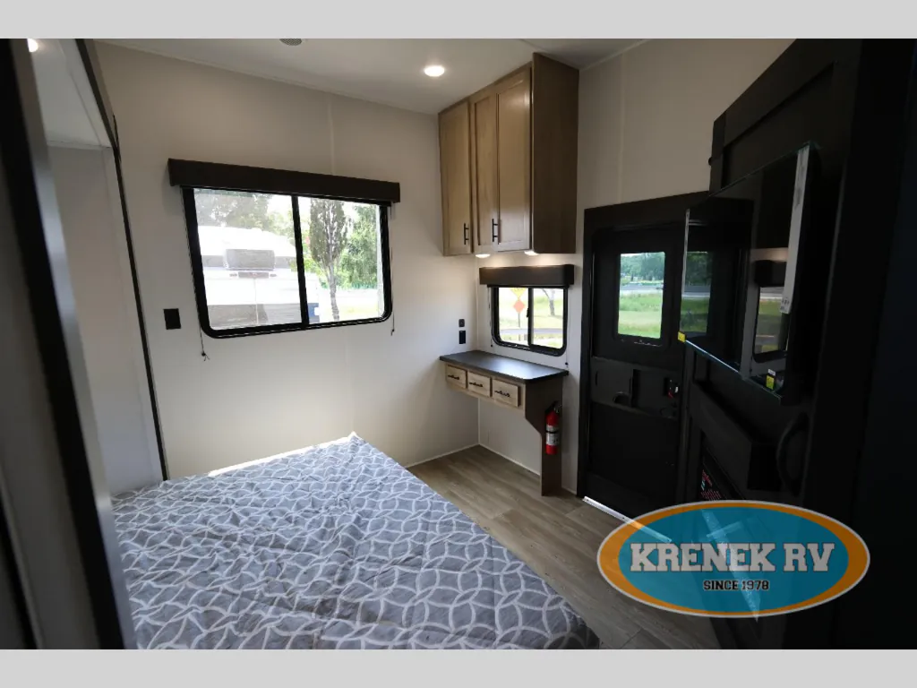 2027 Forest River Cherokee Timberwolf 39DC, Photos photo 49