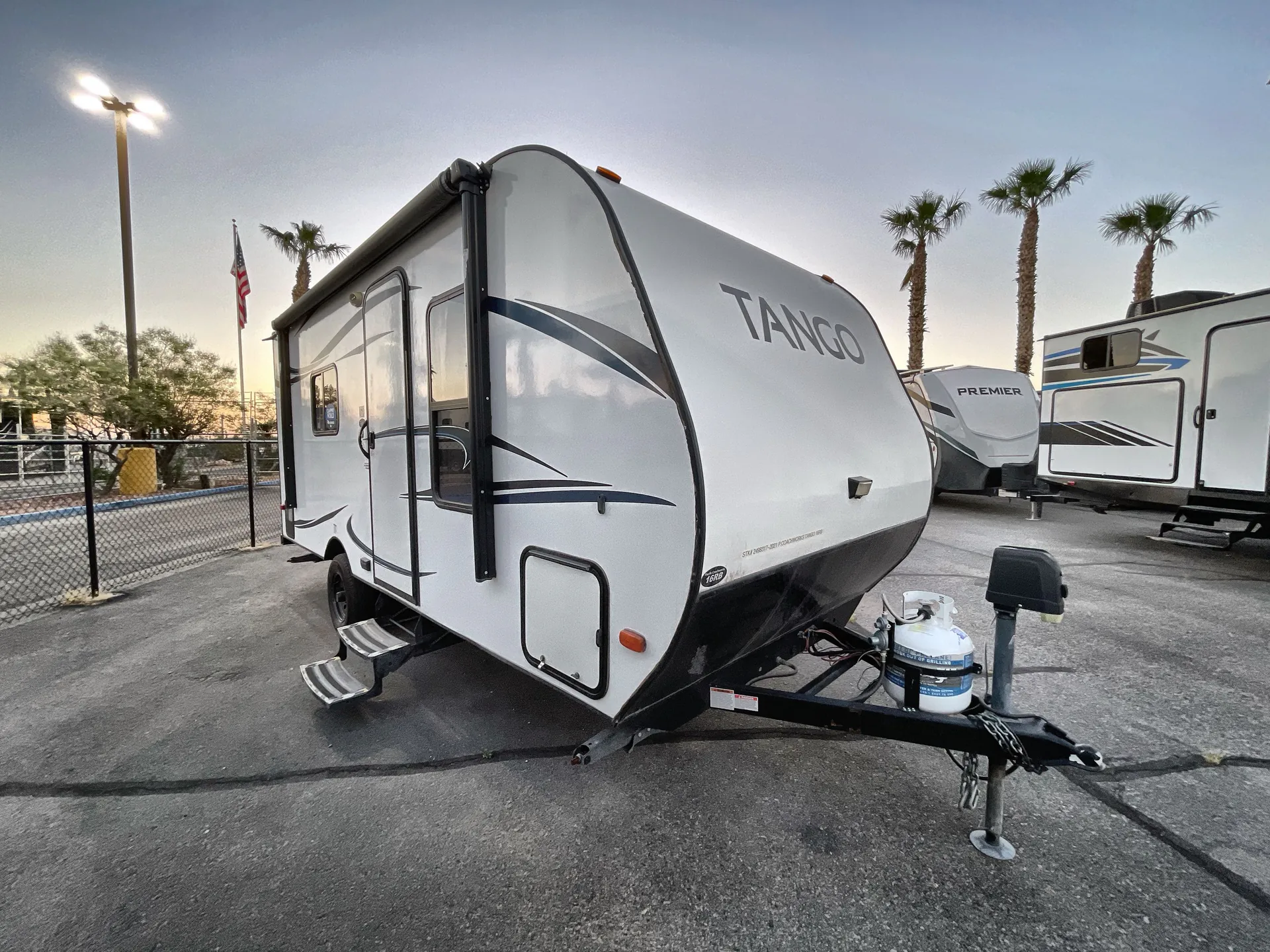 2021 Pacific Coachworks Tango Mini Lite 16BB - Photo 2