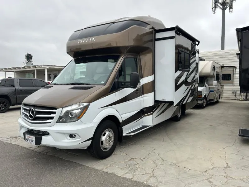 2017 Tiffin Motorhomes Wayfarer Used    24 QW - Photo 4