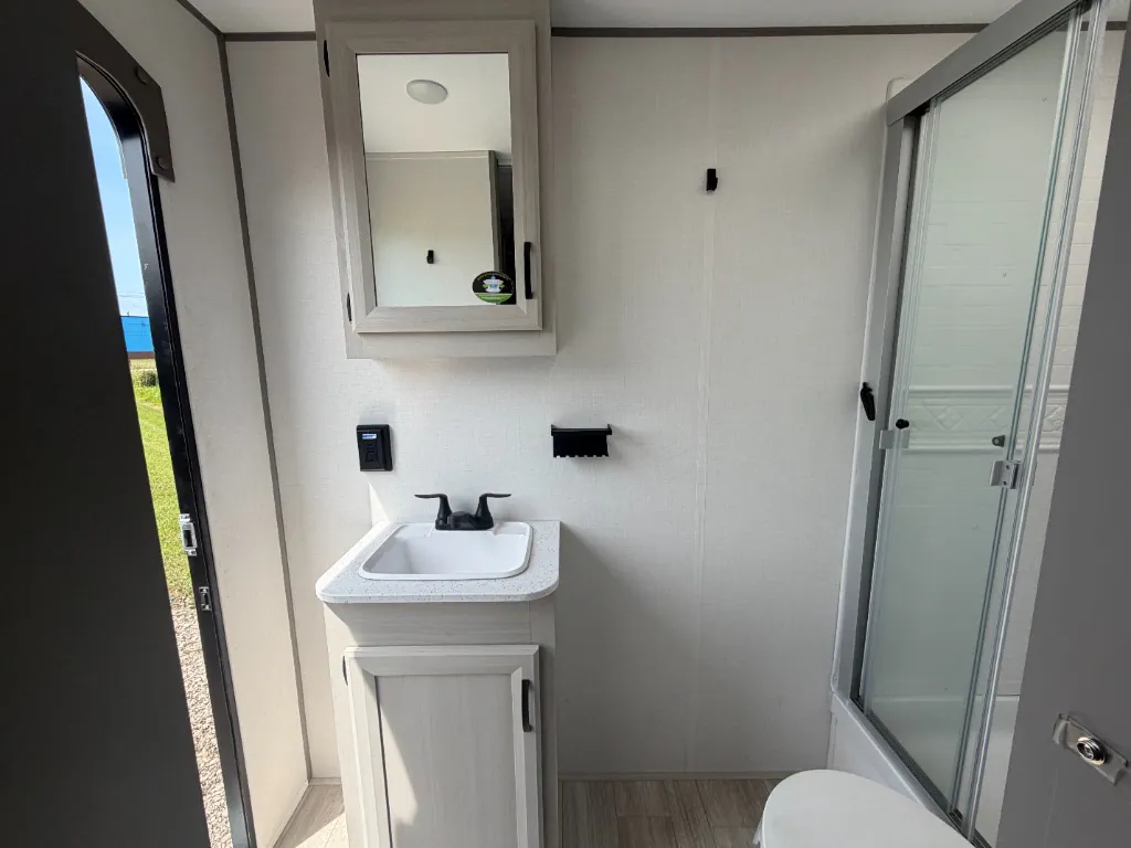 2027 Coachmen Catalina Legacy Edition 333DBDSCK, Photos photo 29
