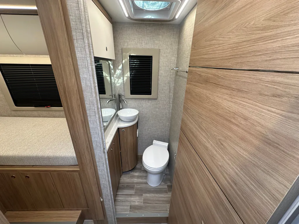 2026 Tiffin Wayfarer 25 XLW, Photos photo 63