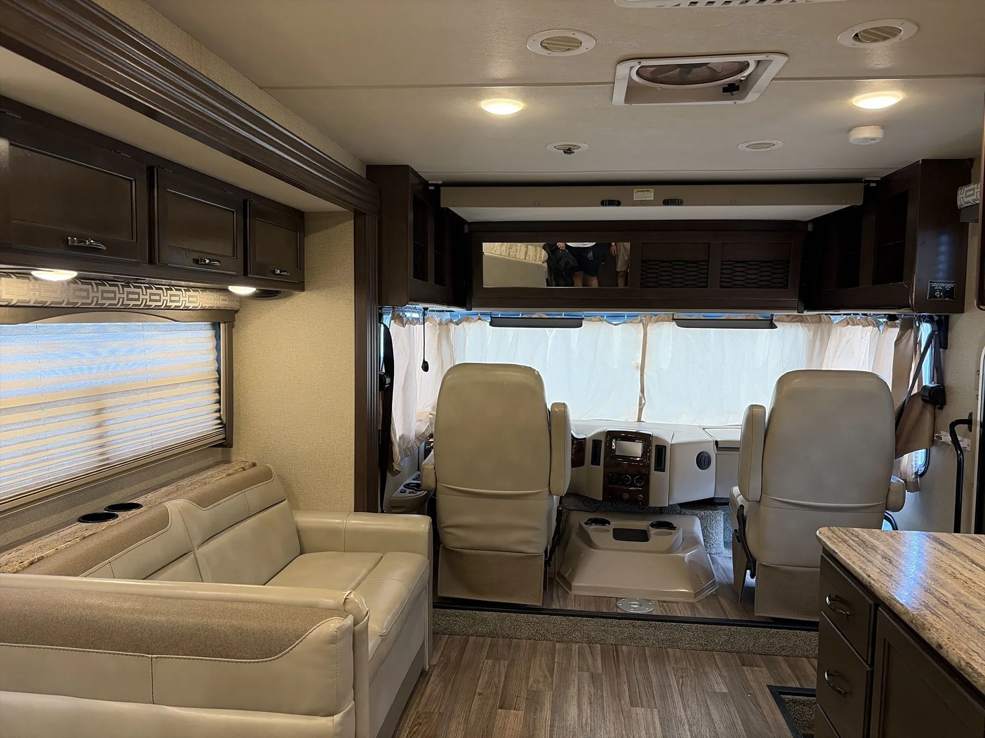 2018 Thor Motor Coach A.C.E 30.3 — living area main