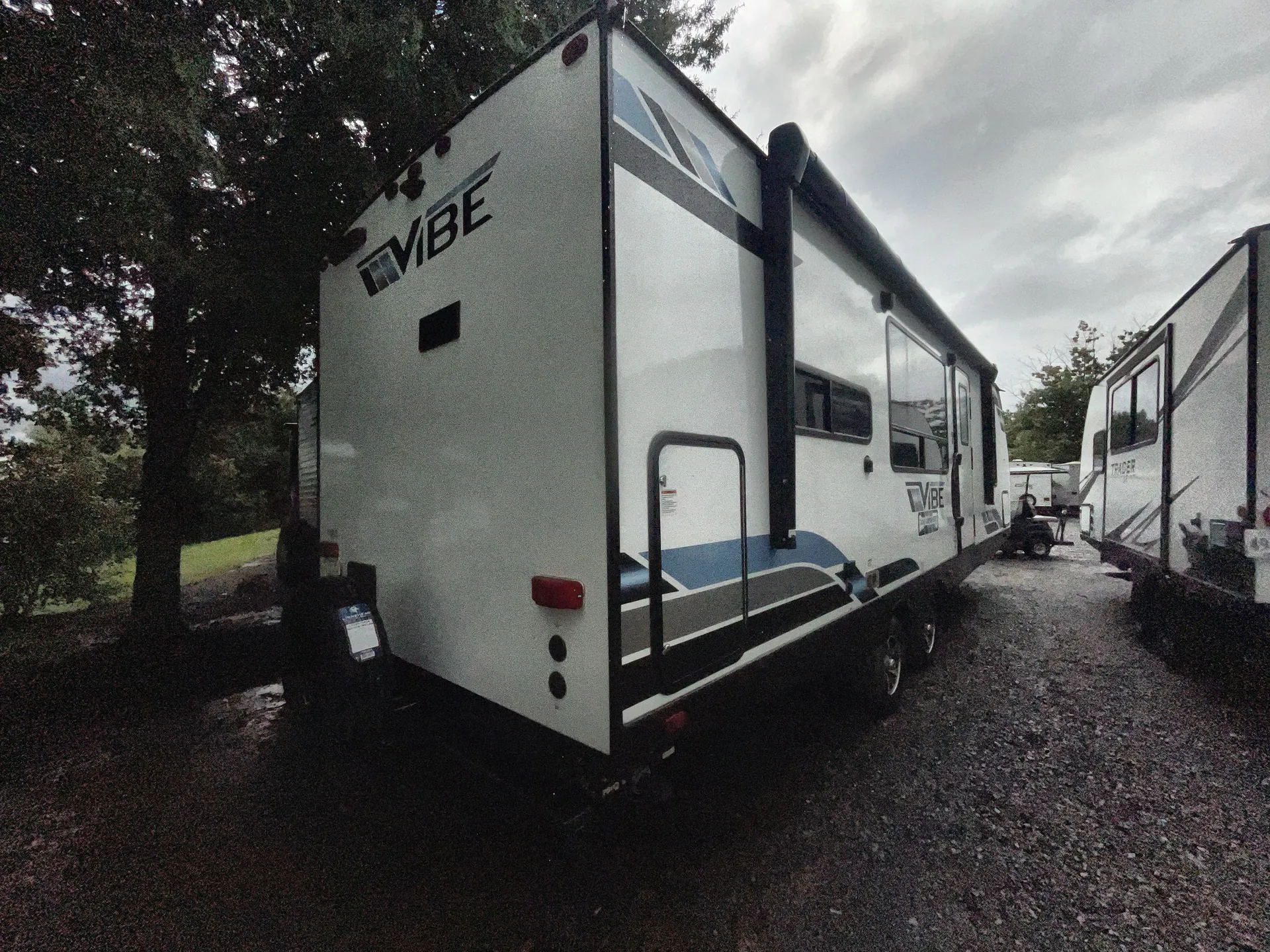 2023 Forest River Vibe 26RK — off campside