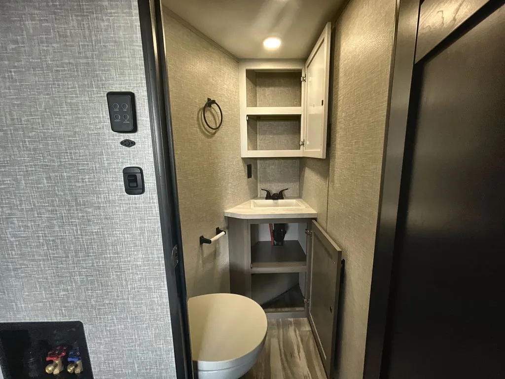 2025 Jayco Seismic Luxury Series 4113, Photos photo 19