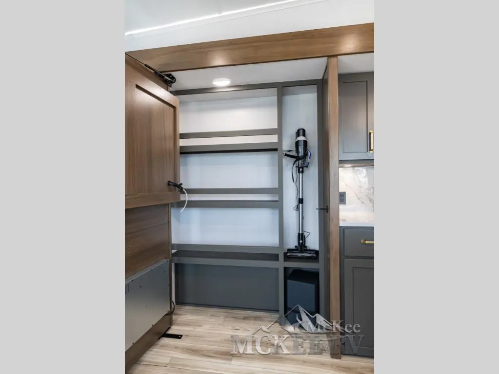 2026 Keystone Montana High Country 290RL - Photo 4