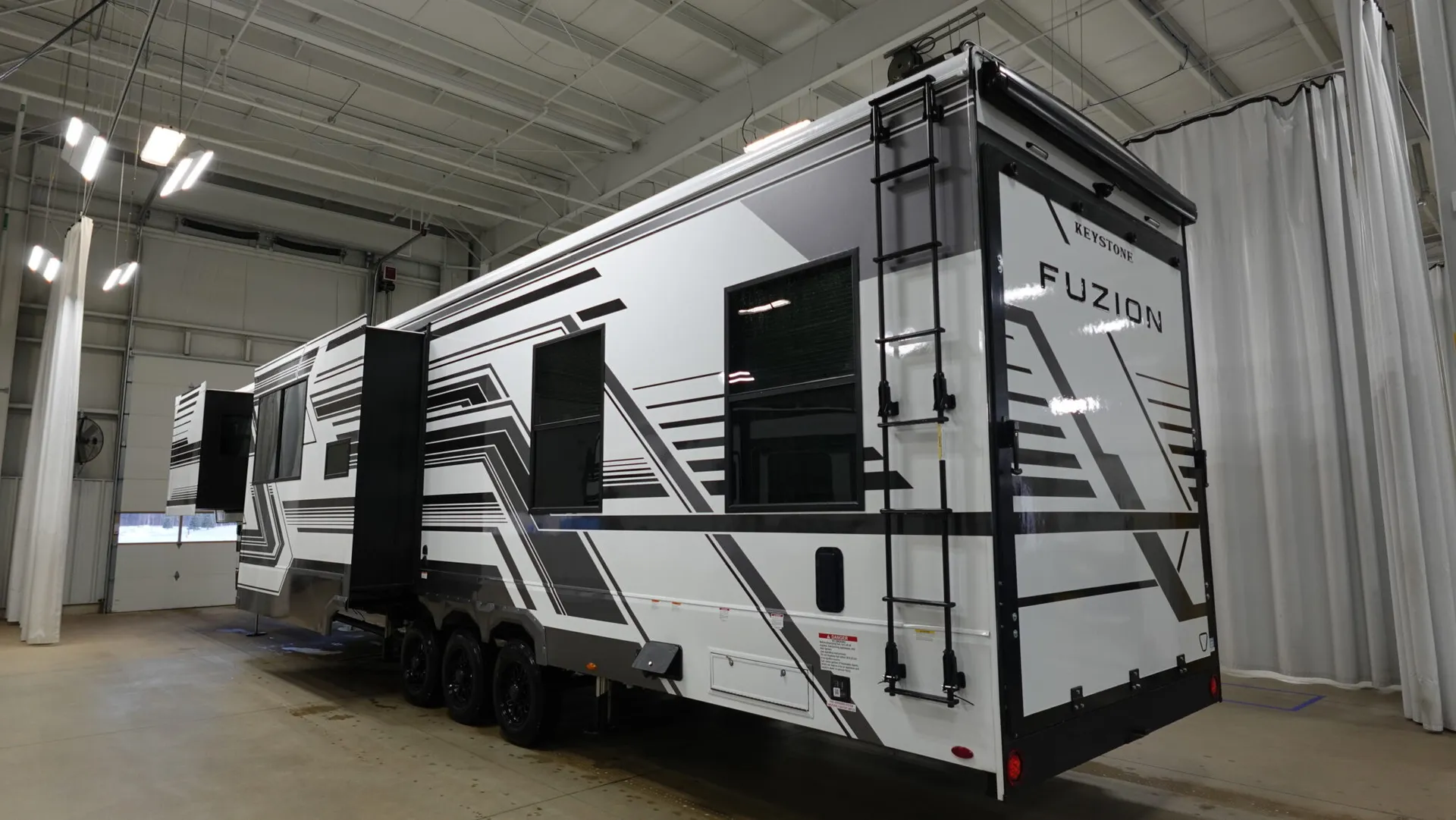 2026 Keystone Fuzion 432 - Photo 4