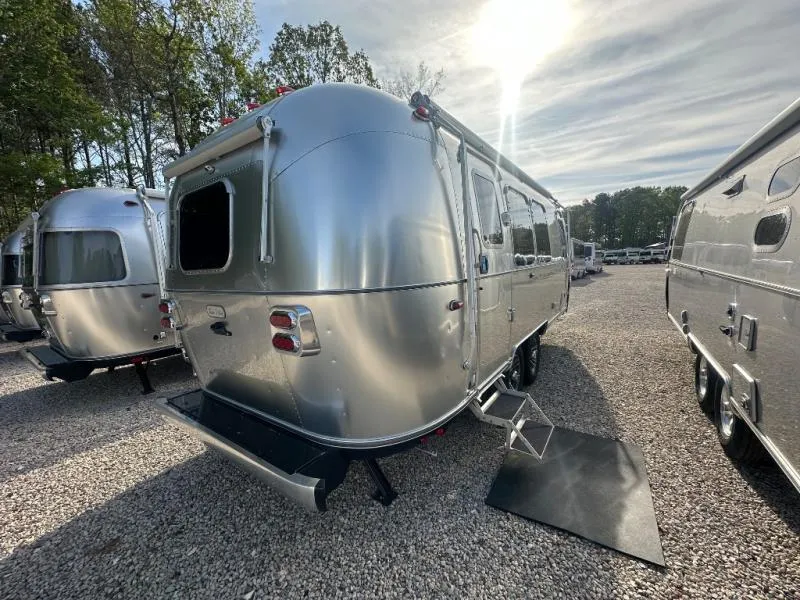2026 Airstream Trade Wind 23FB - Photo 3