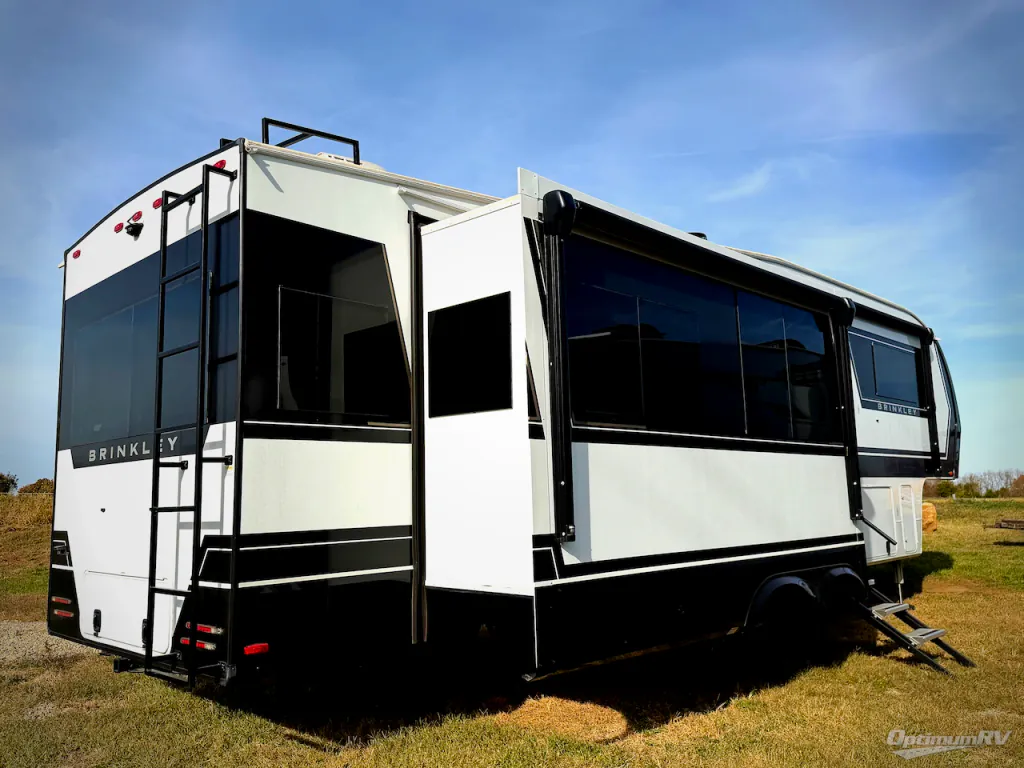 2025 Brinkley Model Z 3100, Photos photo 2