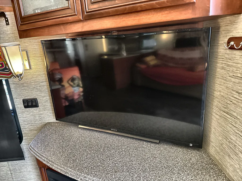 2016 Newmar Canyon Star 3914, Photos photo 13