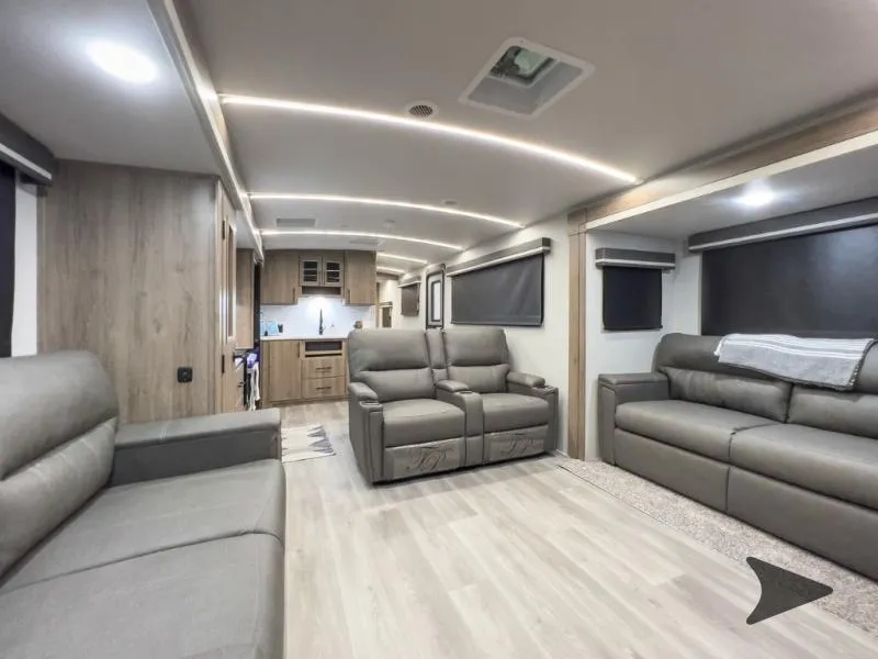 2026 Grand Design Imagine 3100RD - Photo 4