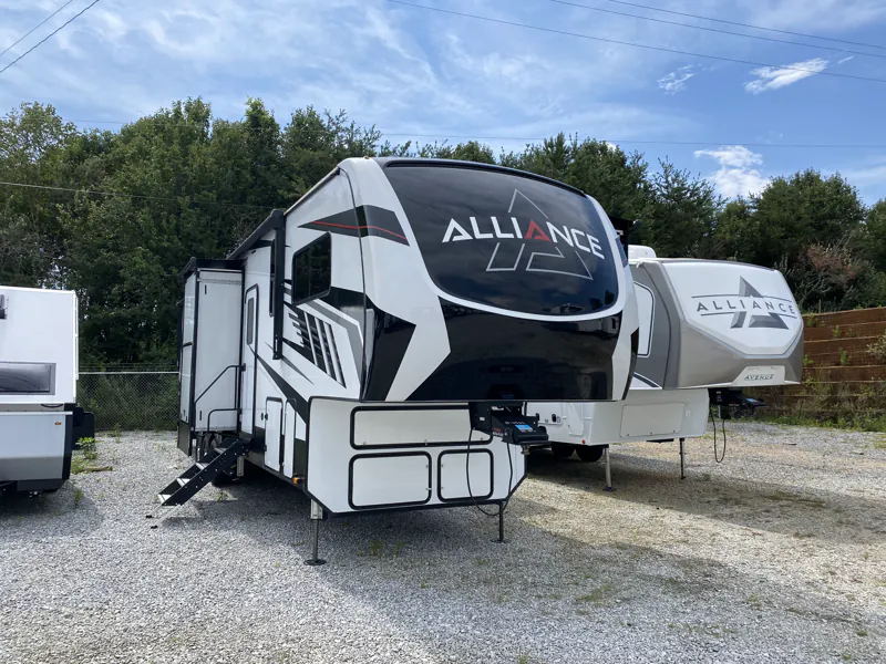 2023 Alliance RV Valor 40V13 dealer photo 1 from Miles RV Center