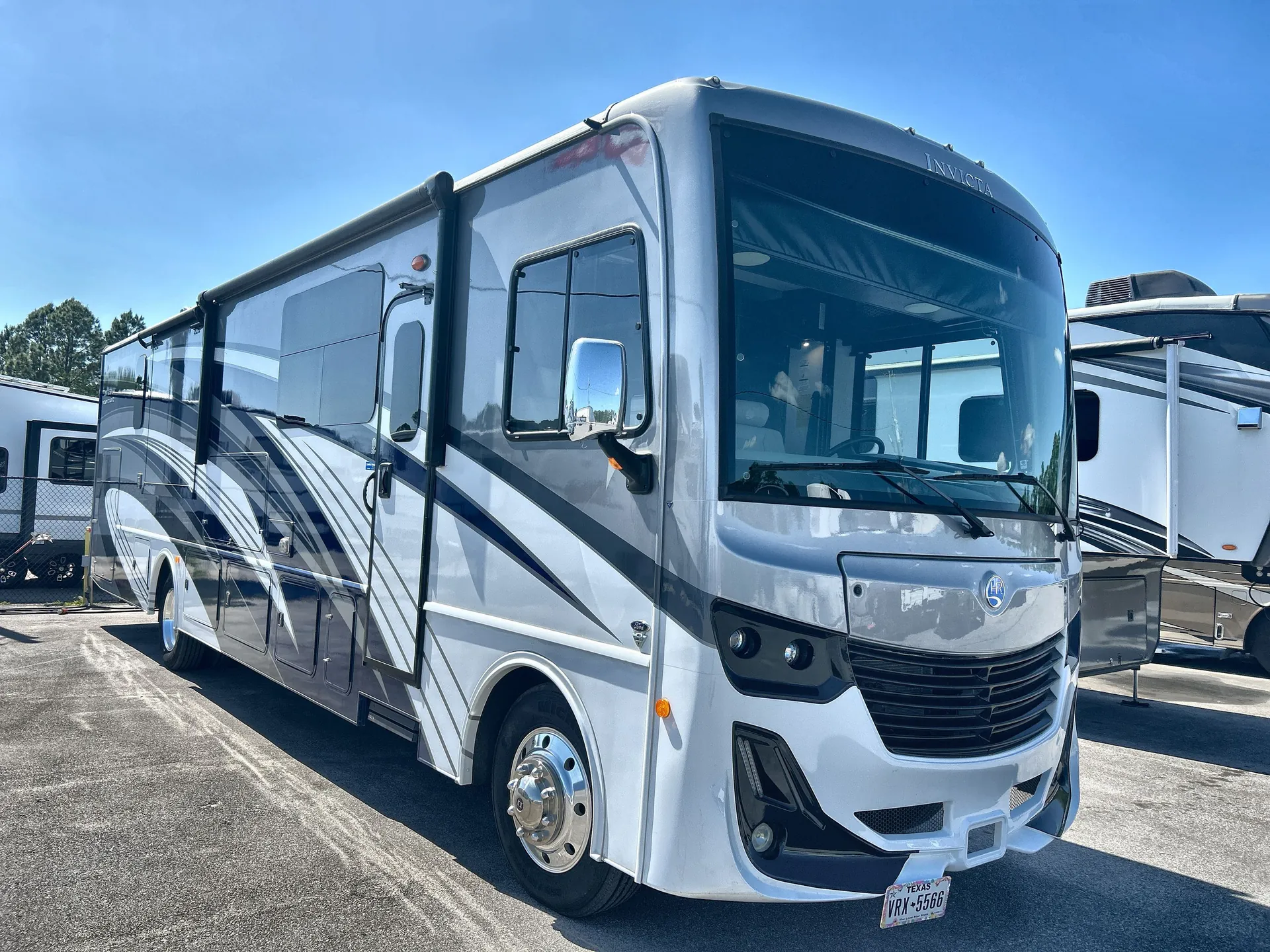 2024 Holiday Rambler Invicta 36Y - Photo 2