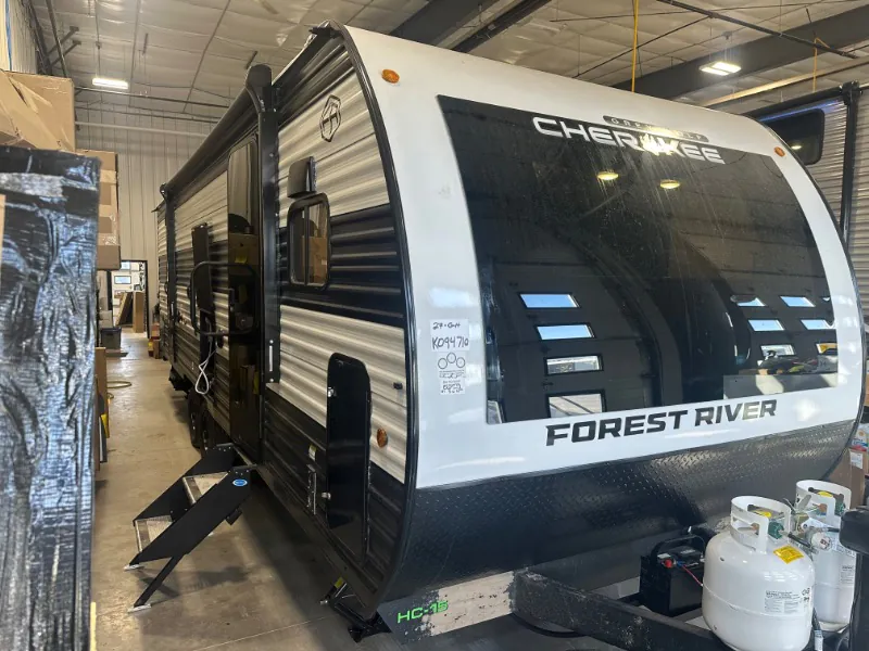 2025 Forest River Cherokee Grey Wolf 27GH - Photo 2