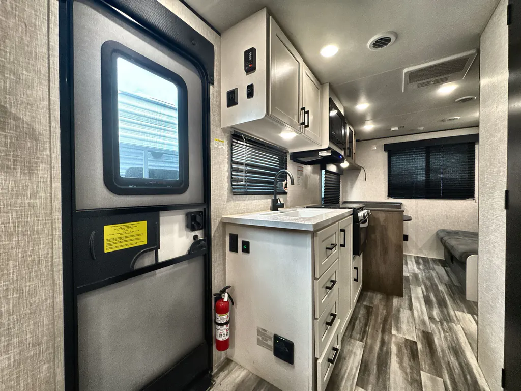2025 Jayco Jay Flight SLX 210QB, Photos photo 3