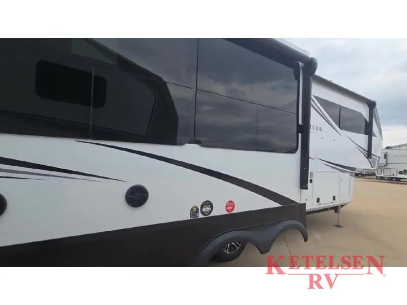 2026 Grand Design Solitude 310GK - Photo 3