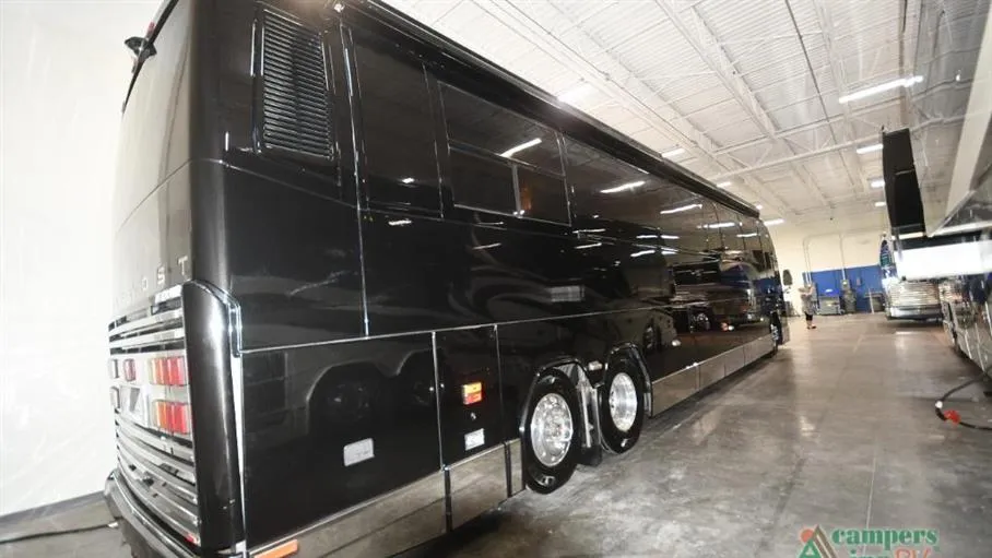 2003 Prevost Featherlite Vantare H3-45 - Photo 2