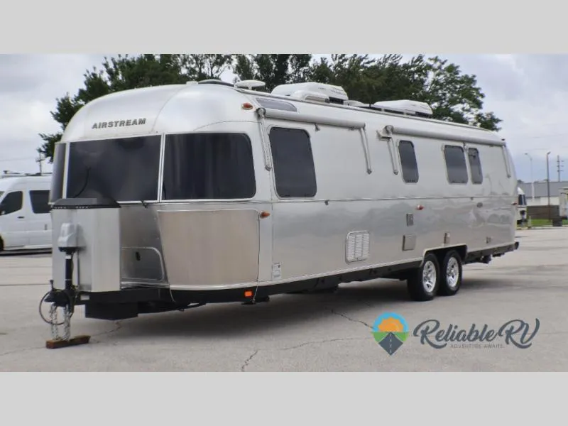 2019 Airstream Classic 33FB - Photo 4