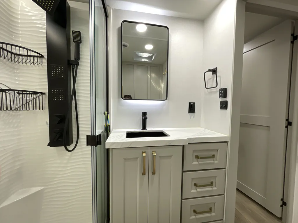 2024 Brinkley Model G 4000, Photos photo 17