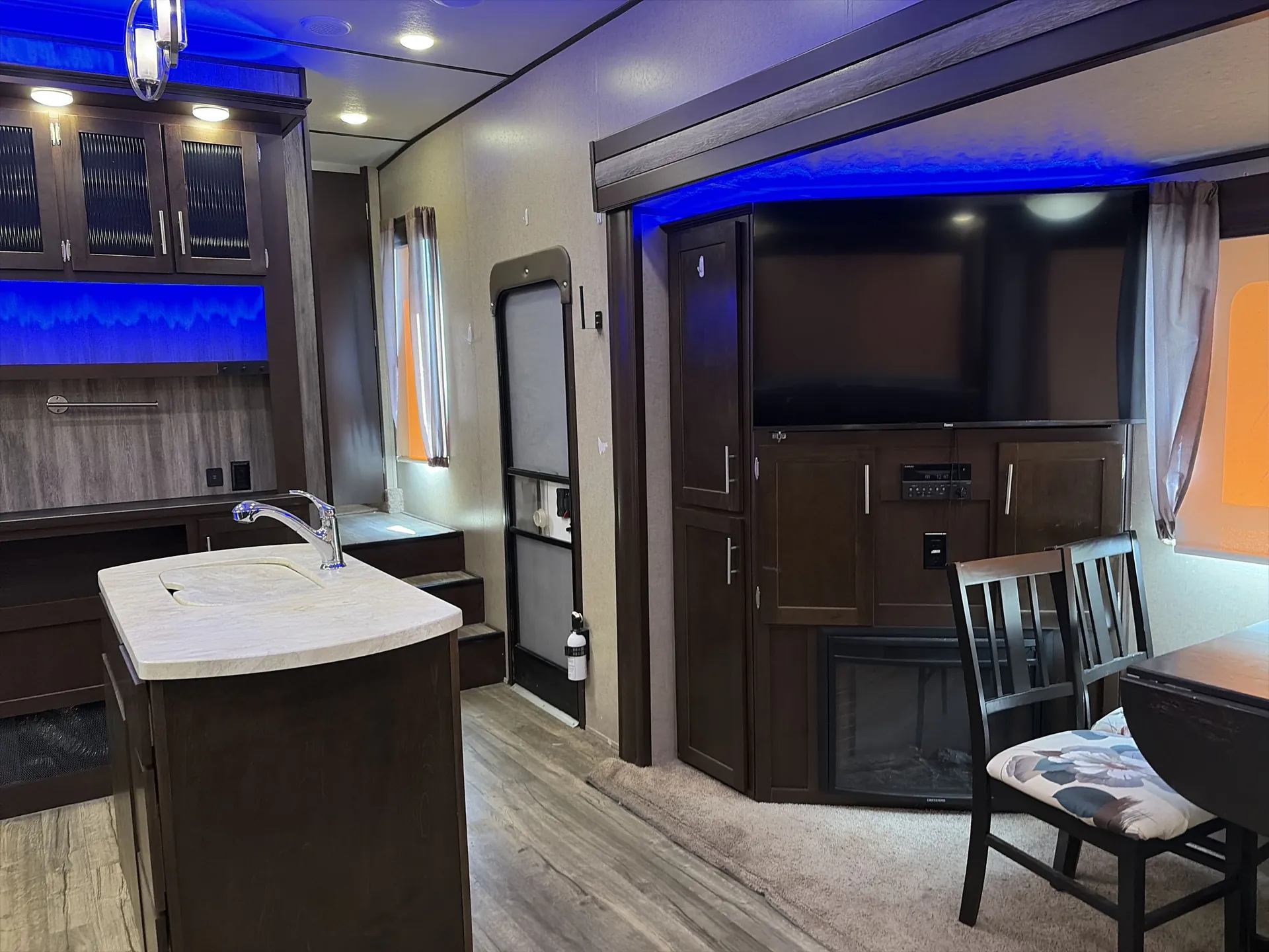 2018 Forest River Cherokee Arctic Wolf 255DRL4 — living area main