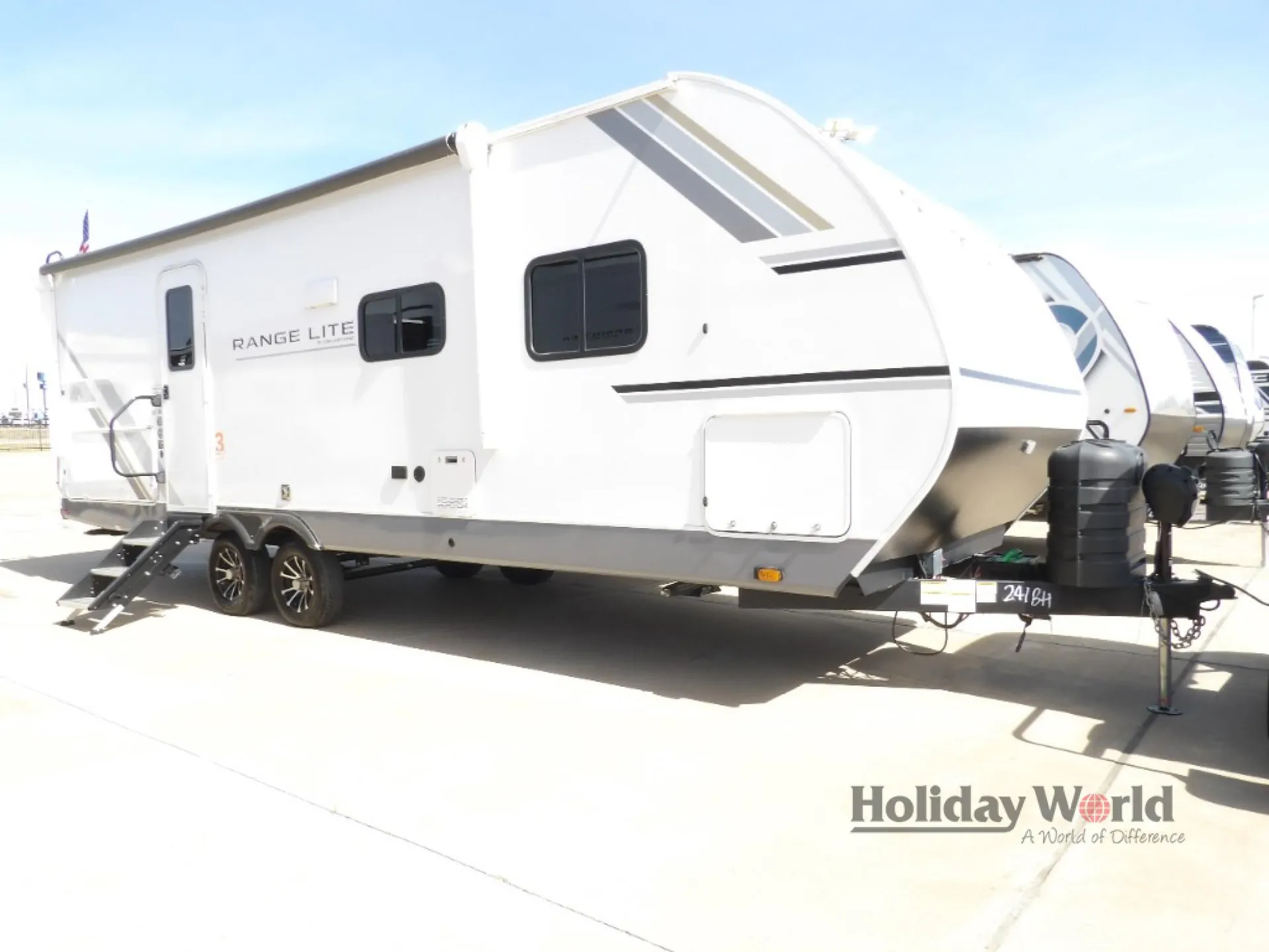 2025 Highland Ridge Range Lite 241BH - Photo 2