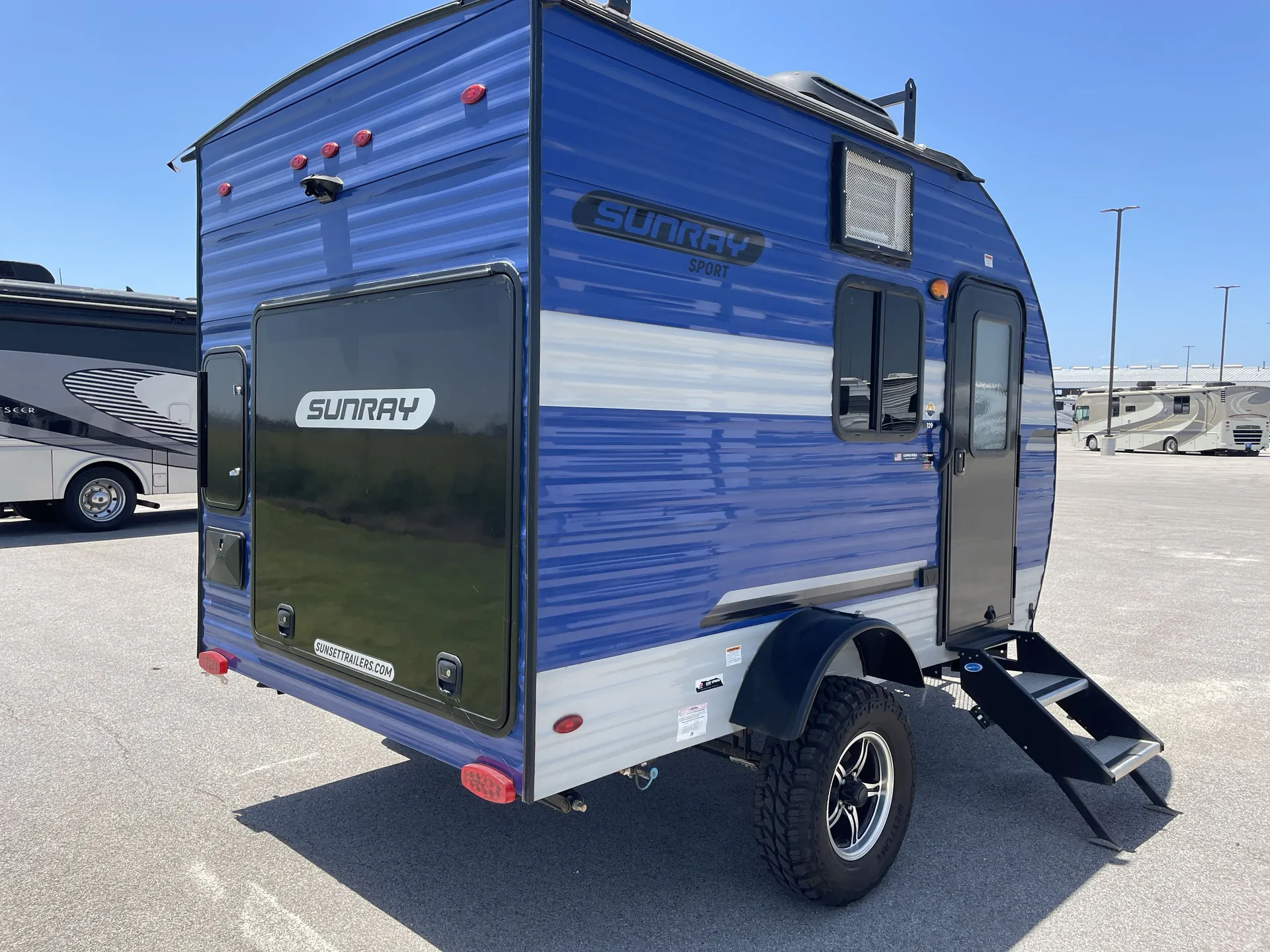 2024 sunset park rv Sunray 139T — campside