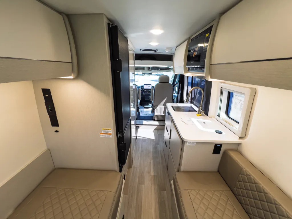 2027 Thor Motor Coach Tellaro 20Y, Photos photo 5