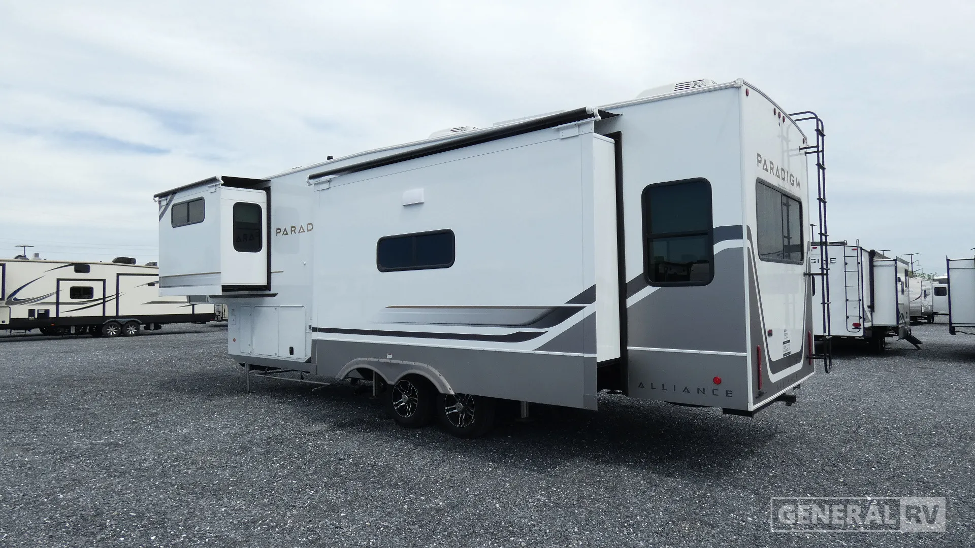 2026 Alliance RV Paradigm 310RL - Photo 4