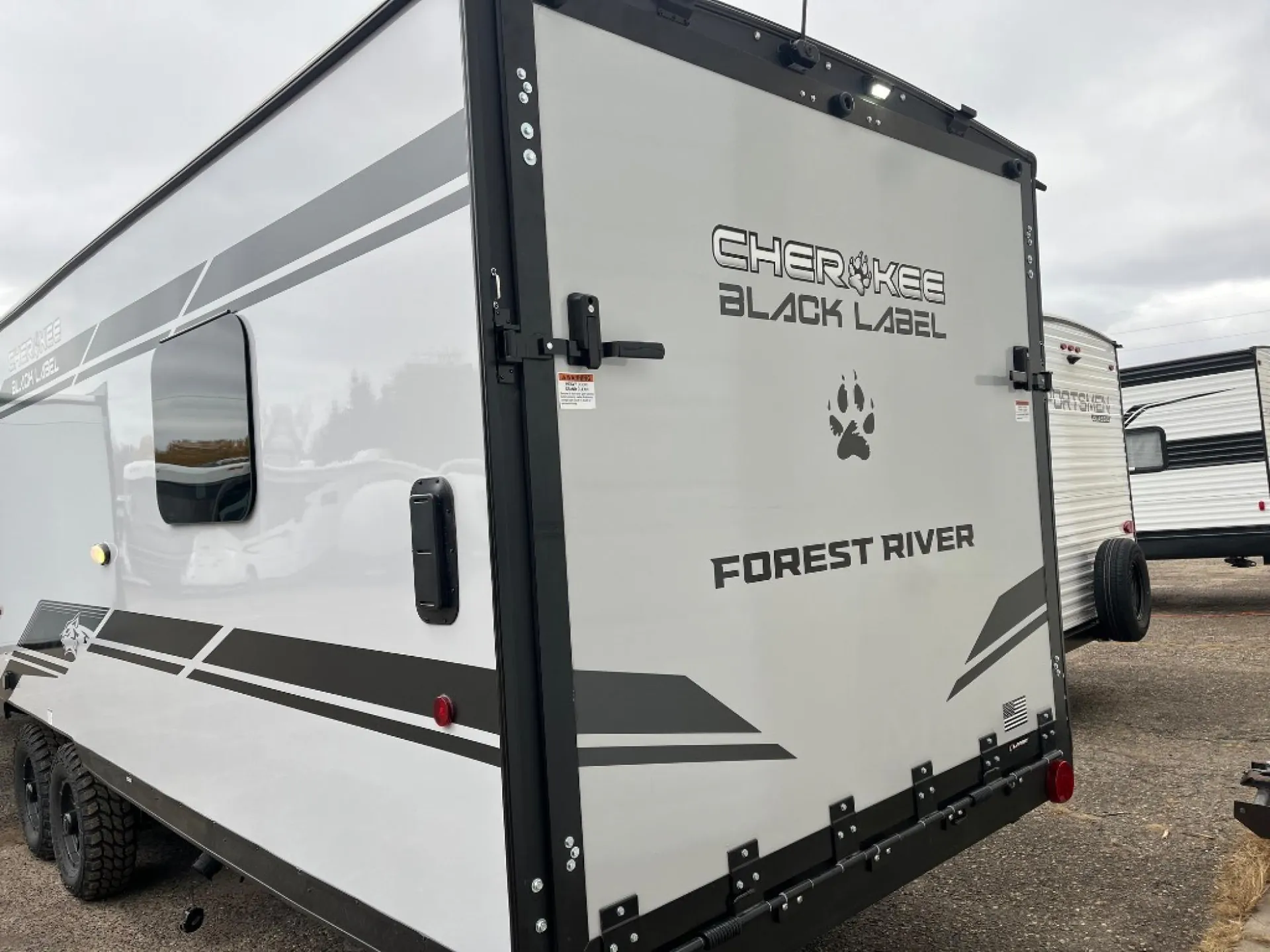 2026 Forest River Cherokee Grey Wolf Black Label 28RRTBL - Photo 4