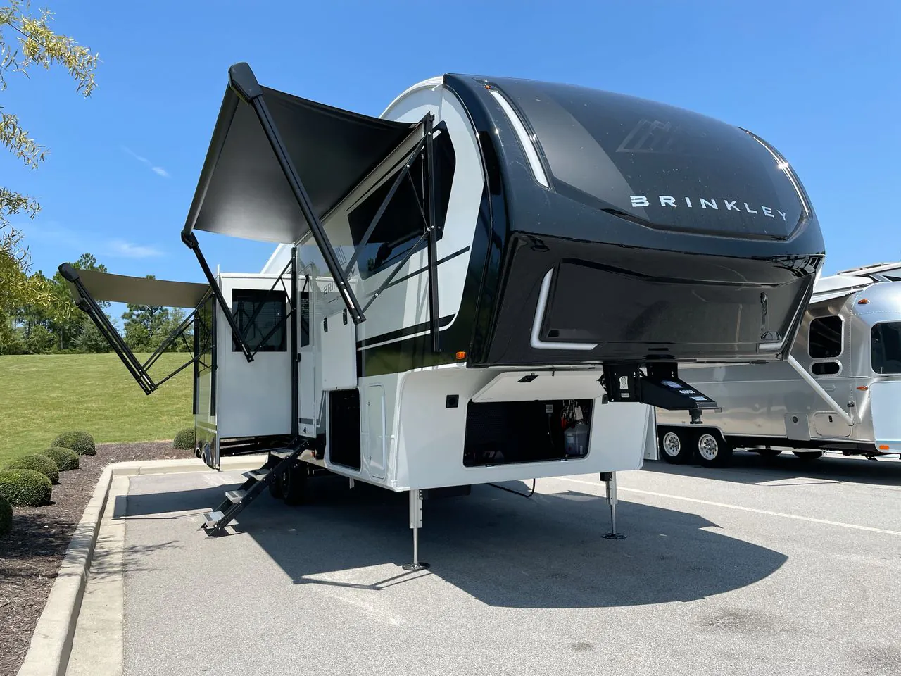 2025 Brinkley Model Z 3110 - Photo 2